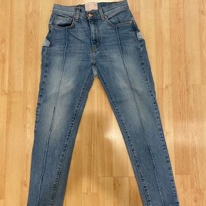 Revice denim star jeans. Medium wash with light wash star. Size 27.